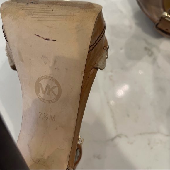 🎉HP MICHEAL by Micheal Kors leather & suede heels - Picture 14 of 16